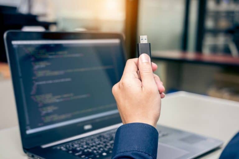 How to Remove Write Protection From USB Drive in Windows 10